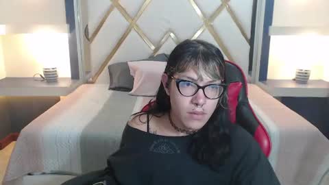 lilith  online show from 06-17-26, 02:07