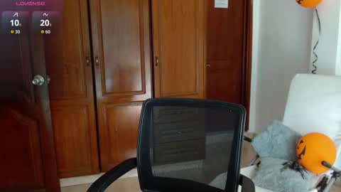 lili online show from 10-27-25, 07:40