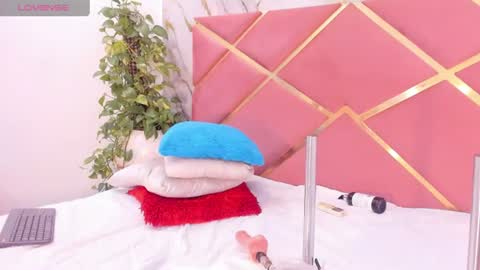 Snapshot of lilith_kramston chatting on 07-29-26, 12:36 Lilith online show from 07-29-26, 12:36