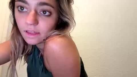 lilith_luv444 online show from 05-08-26, 06:08