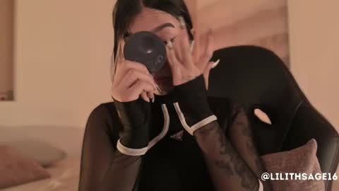 lilith_sage_ online show from 09-16-25, 11:55