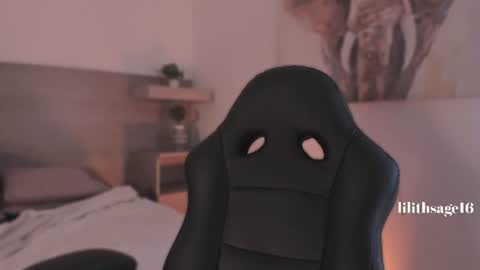 lilith_sage_ online show from 07-11-26, 08:33