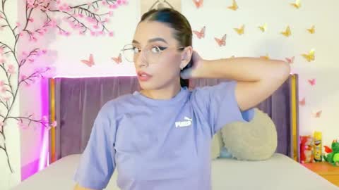 Lily online show from 05-18-26, 09:48