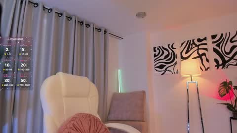 Snapshot of lilithhfosterr chatting on 01-27-25, 08:39 Lili online show from 01-27-25, 08:39