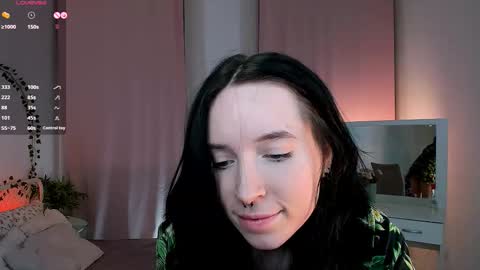 Snapshot of lilithlunna chatting on 12-13-25, 07:53 Lilith online show from 12-13-25, 07:53