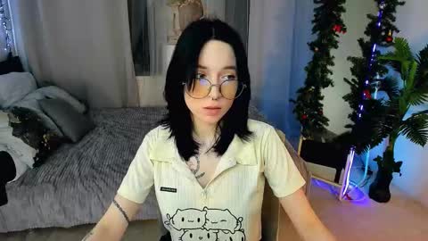 Snapshot of lilithlunna chatting on 12-16-25, 03:39 Lilith online show from 12-16-25, 03:39