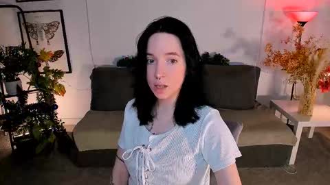 Snapshot of lilithlunna chatting on 12-19-25, 01:07 Lilith online show from 12-19-25, 01:07
