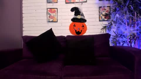 Snapshot of lilithmuller_ chatting on 10-10-25, 11:53 lilithmuller_ online show from 10-10-25, 11:53