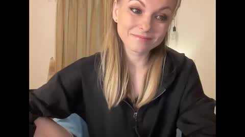 Snapshot of lilithnewdawn chatting on 02-12-26, 05:41 lilithnewdawn online show from 02-12-26, 05:41