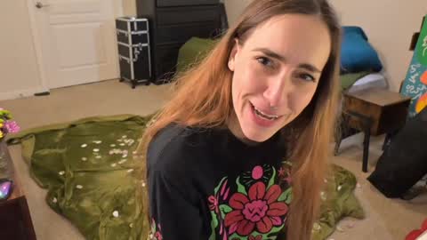 Snapshot of lilithoftrees chatting on 01-04-25, 01:10 L online show from 01-04-25, 01:10