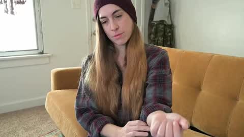 Snapshot of lilithoftrees chatting on 11-24-25, 04:40 L online show from 11-24-25, 04:40