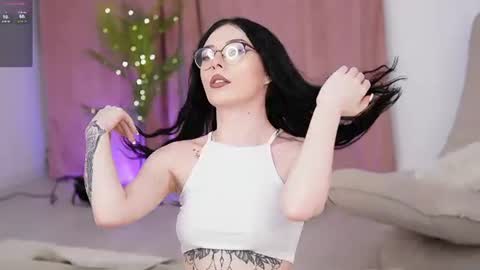 Snapshot of lilithpixie chatting on 07-20-26, 06:32 lilithpixie online show from 07-20-26, 06:32
