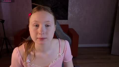 Snapshot of lilitiny chatting on 06-27-26, 01:32 Lili Tiny GMT2 3-10AM MonTueWedThuSat online show from 06-27-26, 01:32