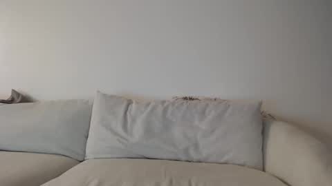 Snapshot of liljbby chatting on 09-12-25, 01:38 Jay please help me reach 50 thumbs up online show from 09-12-25, 01:38