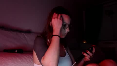 Snapshot of liljbby chatting on 11-05-25, 02:44 Jay please help me reach 50 thumbs up online show from 11-05-25, 02:44