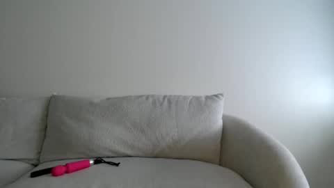 Snapshot of liljbby chatting on 11-07-25, 06:52 Jay please help me reach 50 thumbs up online show from 11-07-25, 06:52