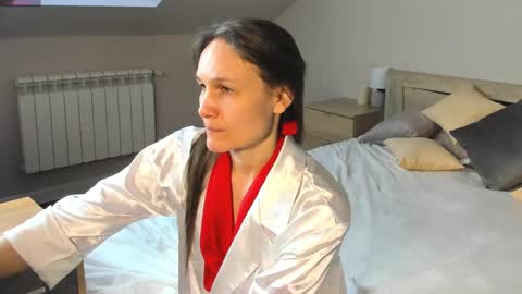 lillian_white1 online show from 02-15-25, 11:06