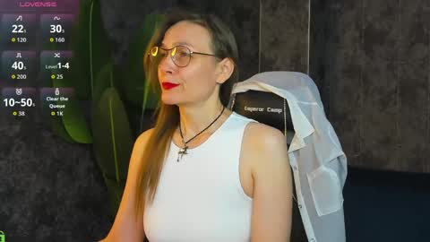 Snapshot of lillian_white1 chatting on 05-28-26, 12:41 lillian_white1 online show from 05-28-26, 12:41
