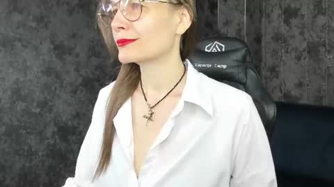 Snapshot of lillian_white1 chatting on 06-16-26, 12:35 lillian_white1 online show from 06-16-26, 12:35