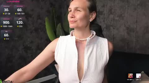 Snapshot of lillian_white1 chatting on 07-07-26, 06:47 lillian_white1 online show from 07-07-26, 06:47