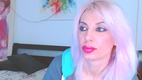 Lara online show from 03-01-25, 02:26