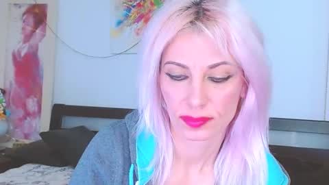 Lara online show from 03-03-25, 11:24