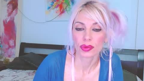 Lara online show from 03-07-25, 07:38