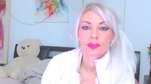 Lara online show from 02-17-26, 09:21