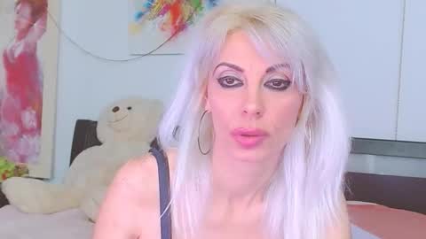 Lara online show from 05-04-26, 09:22