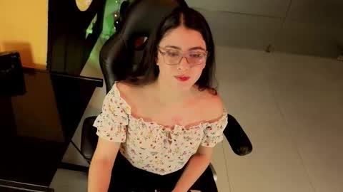 Snapshot of lillianderson chatting on 09-21-25, 12:07 lillianderson - Next stream start at 0700hs GTM-3 online show from 09-21-25, 12:07