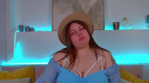 LillianHaig online show from 03-01-25, 03:10