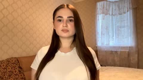 Snapshot of lillianhusk chatting on 11-17-25, 10:32 Amelia online show from 11-17-25, 10:32