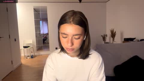 Snapshot of lillianhusk chatting on 03-02-26, 06:03 Amelia online show from 03-02-26, 06:03