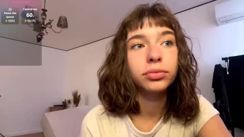 Snapshot of lillianhusk chatting on 03-10-26, 06:07 Amelia online show from 03-10-26, 06:07