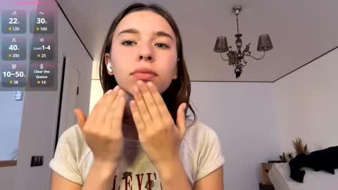 Snapshot of lillianhusk chatting on 03-13-26, 06:42 Amelia online show from 03-13-26, 06:42