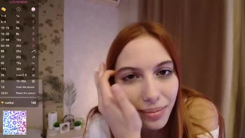 Snapshot of lilliaqueen chatting on 10-16-25, 02:40 Lilliana 3 online show from 10-16-25, 02:40