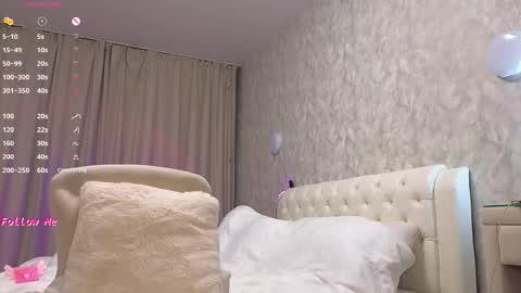 Snapshot of lilliasweety chatting on 11-25-25, 02:55 Lara Angel online show from 11-25-25, 02:55