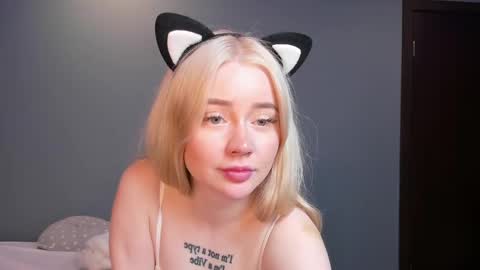 lillie_berry online show from 04-30-26, 05:14