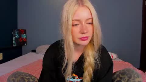 Snapshot of lillie_berry chatting on 07-10-26, 05:34 lillie_berry online show from 07-10-26, 05:34