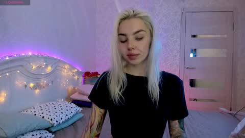 LilliMoore online show from 10-06-25, 11:35