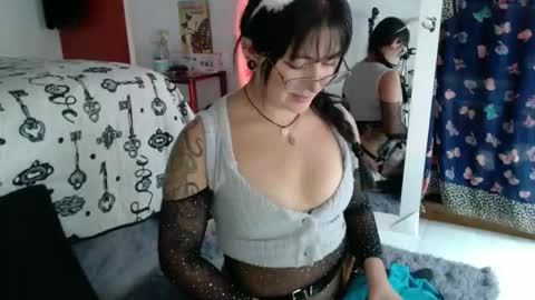Snapshot of lillith_777 chatting on 01-05-26, 05:27 lillith_777 online show from 01-05-26, 05:27