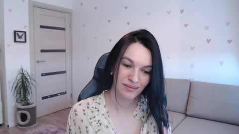 Snapshot of lilliyves chatting on 04-10-26, 09:47 lilliyves online show from 04-10-26, 09:47