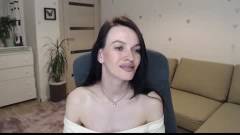 lilliyves online show from 07-14-26, 08:25