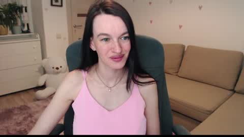 lilliyves online show from 07-18-26, 10:13
