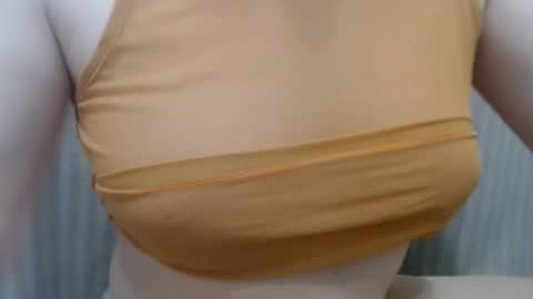 Snapshot of lillkit chatting on 02-15-25, 11:36 Lilu online show from 02-15-25, 11:36