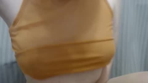 Snapshot of lillkit chatting on 02-27-25, 12:21 Lilu online show from 02-27-25, 12:21