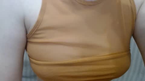 Snapshot of lillkit chatting on 03-06-25, 12:00 Lilu online show from 03-06-25, 12:00