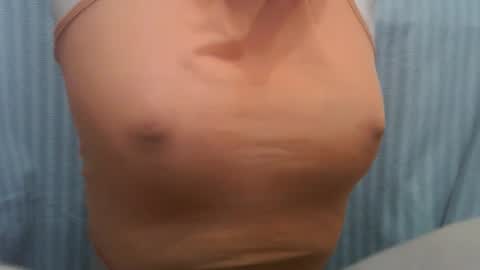 Snapshot of lillkit chatting on 10-07-25, 08:50 Lilu online show from 10-07-25, 08:50