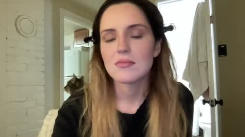 lilly_adams88 online show from 06-18-26, 02:56