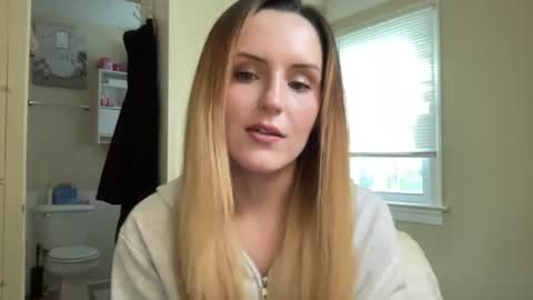 lilly_adams88 online show from 06-21-26, 11:18